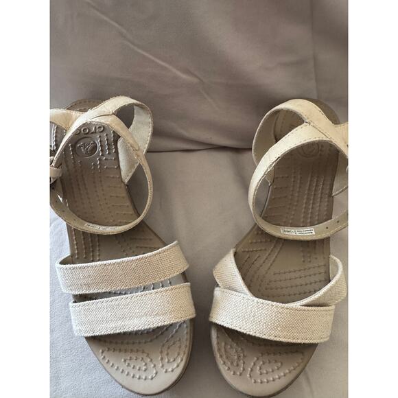 Crocs Women’s Beige Canvas Strap Wedge Sandals Size 7 – Excellent Condition - Picture 2 of 6